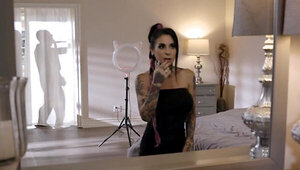 Goth girl has a sub who is willing to fuck her nicely