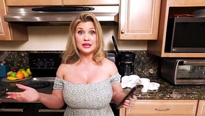 Stepmom with a fucked up face sucking and sucking