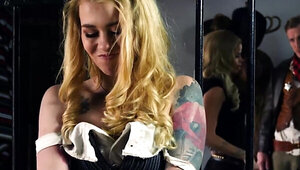 Girls with tight bodies fuck back in Wild West