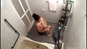 When Azusa Nagasawa was taking a bathtub......