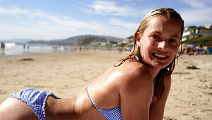 Beach bang experience with a submissive girl in POV