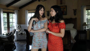 Alex Coal and Lana Smalls make each other feel sexy
