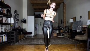 Elise Graves wants to be tied up until she feels hopeless