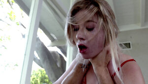 Nathan Bronson choking PAWG Vienna Rose while she rides