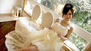 Shiori Yamate is a bride that loves cheating on her man