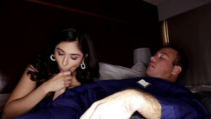 Cheater MILF fucks a random dude in the dark and it is hot