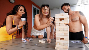 Slutty chicks are sucking a hard cock on the live show