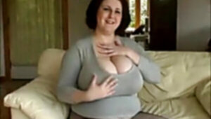 Yank sapphire and her awesome 40kkkk monster breasts...