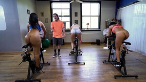 Latina wench with perfect huge ass gets fucked at a spin class