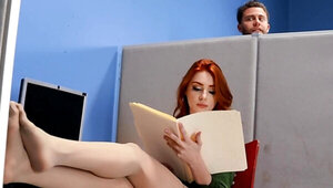 Office worker fucks the colleague and ejaculates on her feet