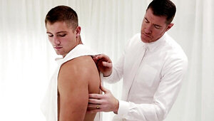 The muscular jock gets his cock and torso examined