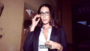 Big boobs momma wants to suck dick in the night