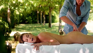 Twisted babe enjoys a quick picnic fuck with hot anal