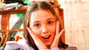 Akina Asmus shows her chubby ass while sucking nice dick