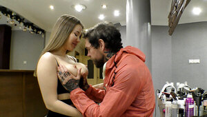 Amalia Davis sucksa dick and rides it on the floor