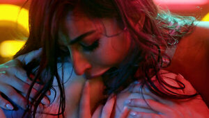 Charlotte Stokely and Emily Willis puts on a pussy licking show