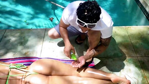 Latina MILF Rose Monroe seduces the pool guy with her bum