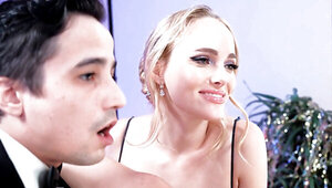 Pleasure session in a threesome with a classy hoe duo