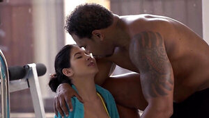 Muscular black man fucking the Latina after swimming