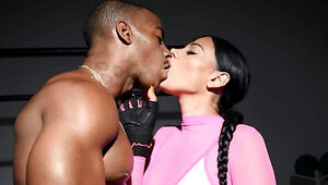 Mona Azar works that shaft to get this dude right off