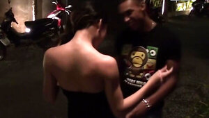 Bella Margo is filme dby her man while flashing at public places