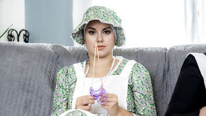 Hot chick with amazing curves is fucked in a fetish video