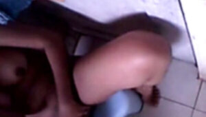 Molten Northindian Aunty stripped and filmed her NUDELY