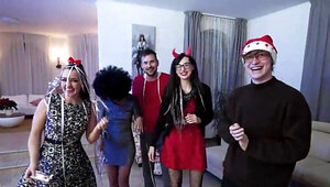 Santa slays amazing pussy in a hardcore cuckold vid