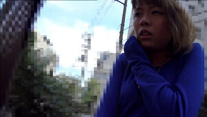 Asian schoolgirl blows two strangers on the street
