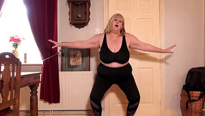 Sensational old lady shows off her curves in hot ways