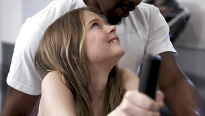 Coco Lovelock gets extra gym time on Isiah's massive cock