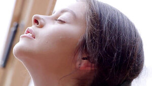 Lezzies licking pussy and looking good along the way