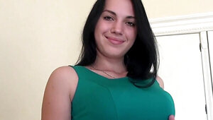 Solo girl with a great looking hole seeks out orgasms