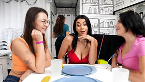 Public pounding for a girl who only wears a skirt for sex