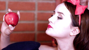 Hot porn stars are banging in a superb Snow white parody