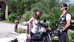 Stepmom is going to enjoy a nice Hijab fuck in an FFM