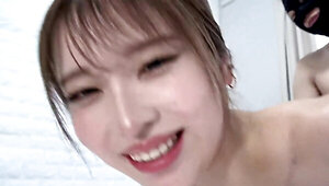 Hairy pussy of a JAV model gets fucked in a hot video