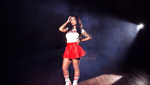 Bimbo with a great ass and tits is taking it deep and raw