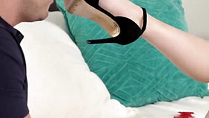 Stepmommy fucking alongside a horny teen stunner in FFM