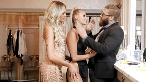 Fashionable boy helps two blonde charmers relax via a threesome