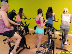 Amerykański, Duże cycki, Obciąganie, Brunetka, Obciąganie, Pirsing, Cipka, Ogolona