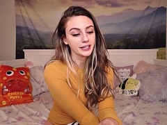 Hot brunette squirt masturbating on webcam