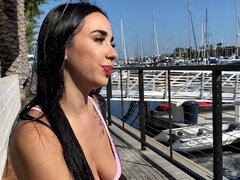 Hálószoba, Fürdő ruha, Cumizás, Gesztenyebarna, Kutya póz, Kézimunka, Szabadban, Tetkó