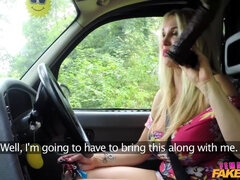 Дилдо, Женщины, Пальцем, Лесбиянка, Лизание, На природе, Киски, Порка