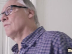 Pussy fucking young girlfriend and fucking her mouth