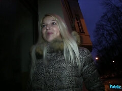 Blondin, Onani, Pengar, Utomhus, Pov, Fitta, Dusch, Våt