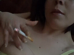 Amatoriale, Brunetta, Erotica, Fumando   smoking