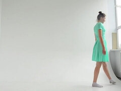 Dressed flexible brunette Alla Sinichka