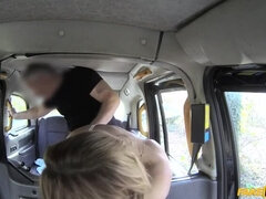 큰 가슴, 흑인, 부츠, 흑갈색 머리, 체코인, 두여자와 한남자, 목구멍이 막히는, 레즈비언