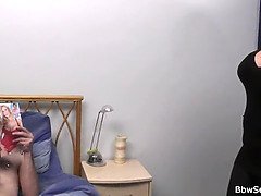 Zadek, Kuřba, Brunetka, Dávení penisem, Honění, Milf žcbp, Mamina, Nevlastní máma